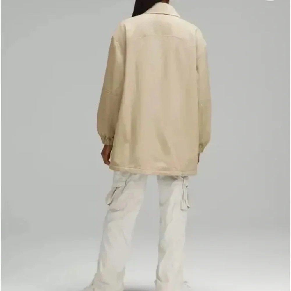 Lululemon - Lightweight Oversized Coaches Jacket - Picture 3 of 9